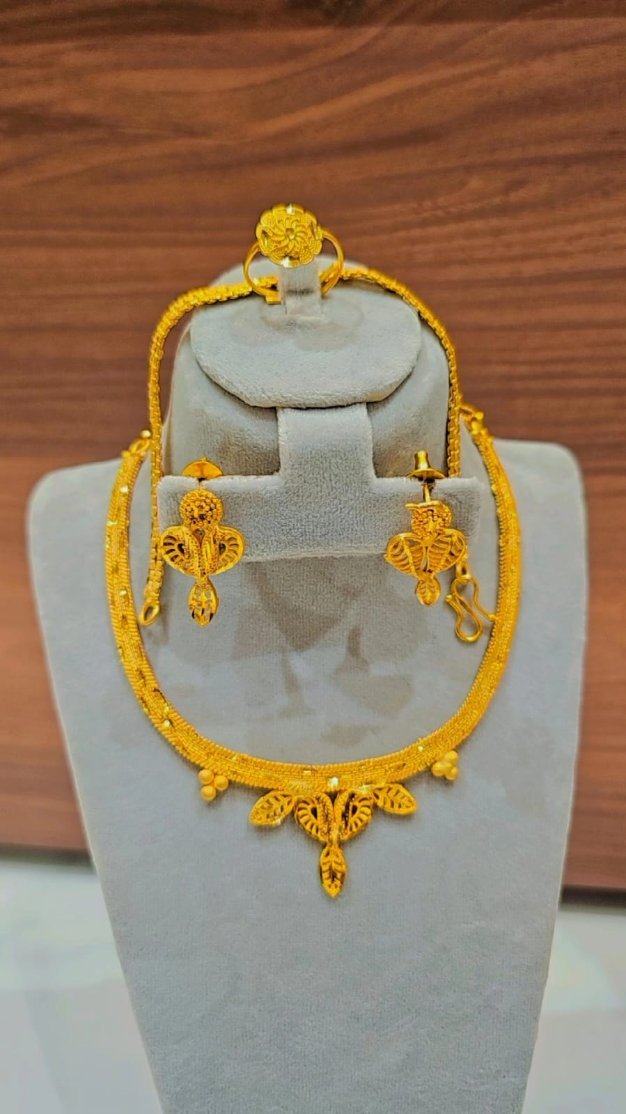 Chain Nacklace Set – Jiya Bijoux