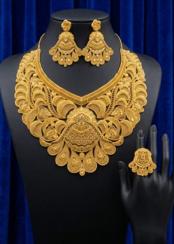 ZURI ROYAL 22K GOLD-PLATED NECKLACE SET