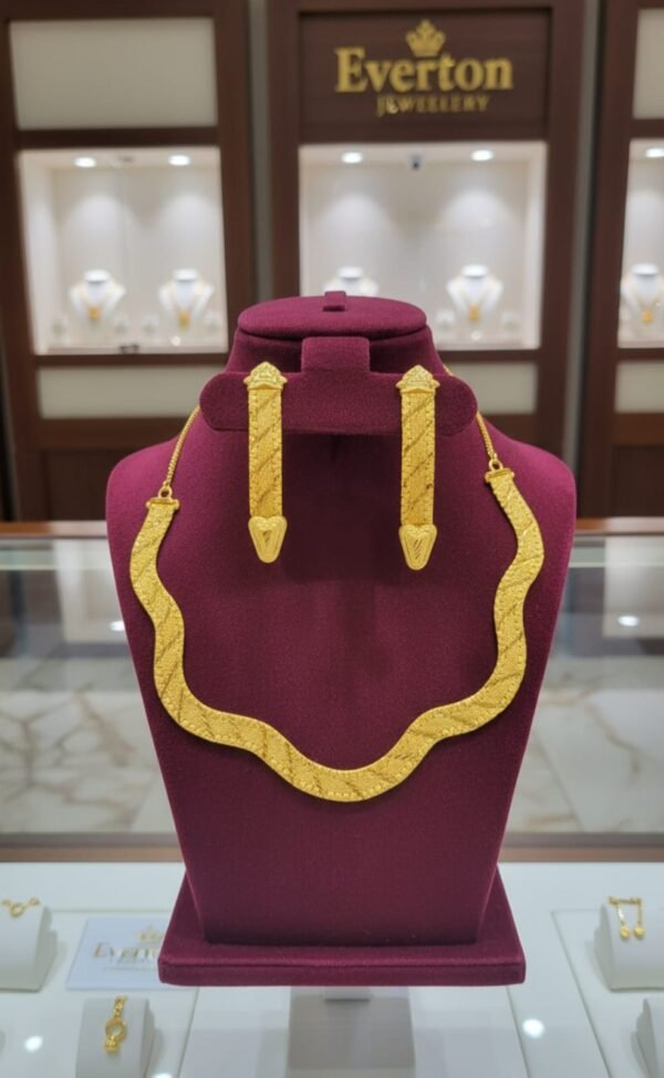 NAYELLE ROYAL NECKLACE SET