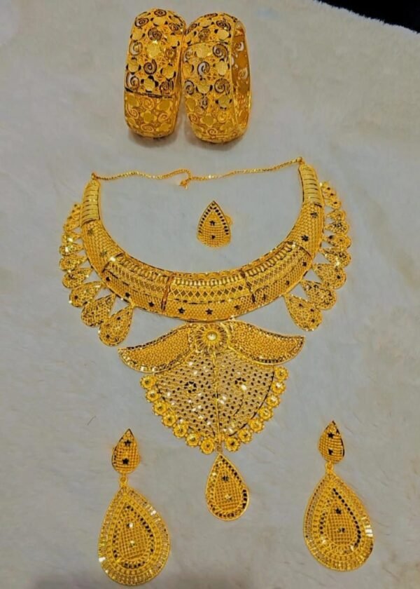 22K GOLD PLATED AFRICAN TRADITIONAL NECKLACE SET  WITH BRACELETS