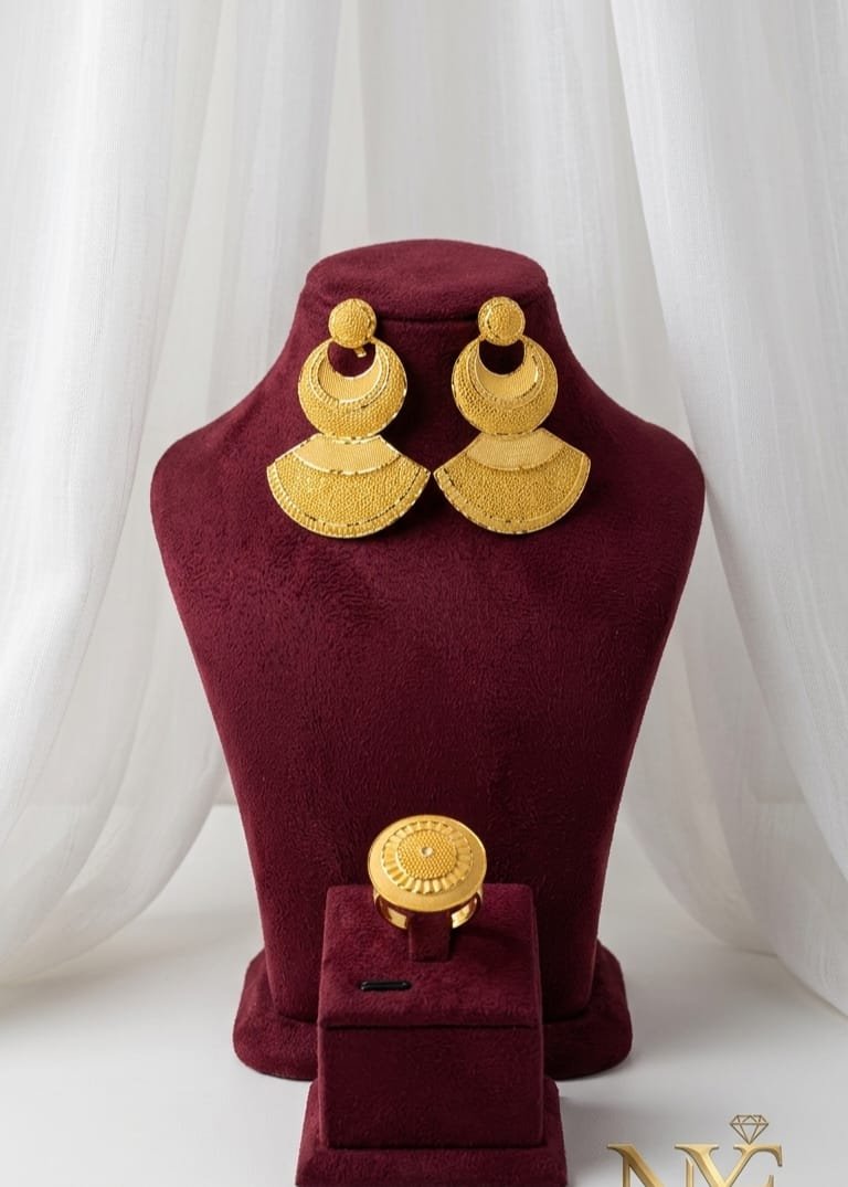 Royal Zuri Gold Hoops