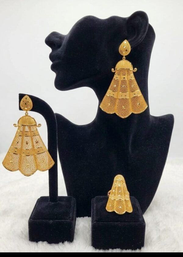 Ubuntu Elegance Earrings ( 22k,5g Gold Plated )