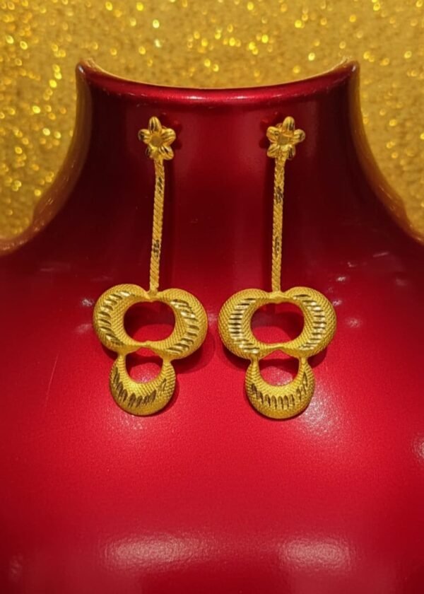 Savannah chunky golden earring set