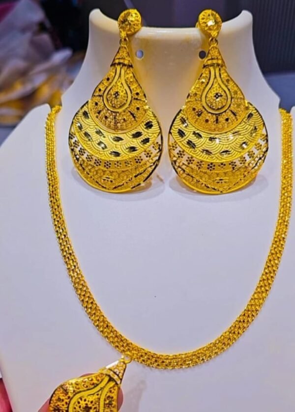 Tribal Queen Earring & Chain set
