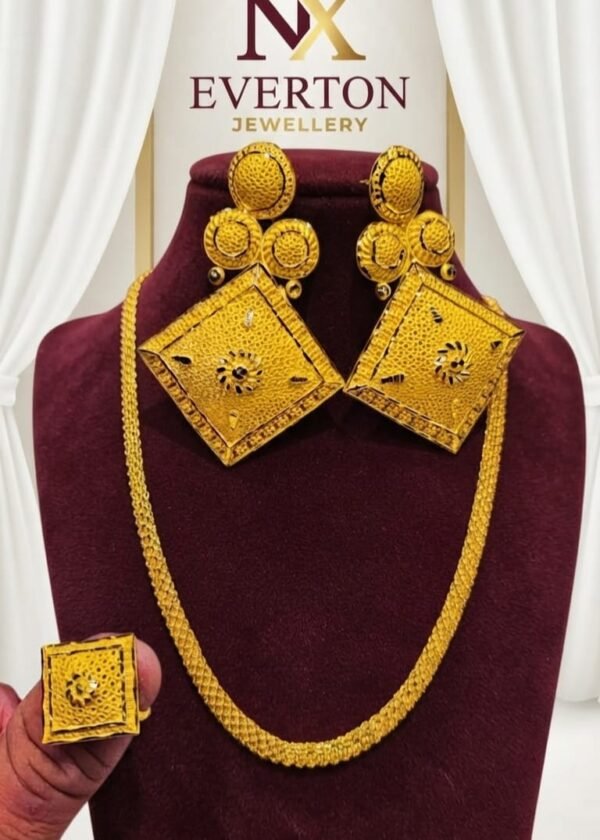 Golden Empress Earrings set & chain