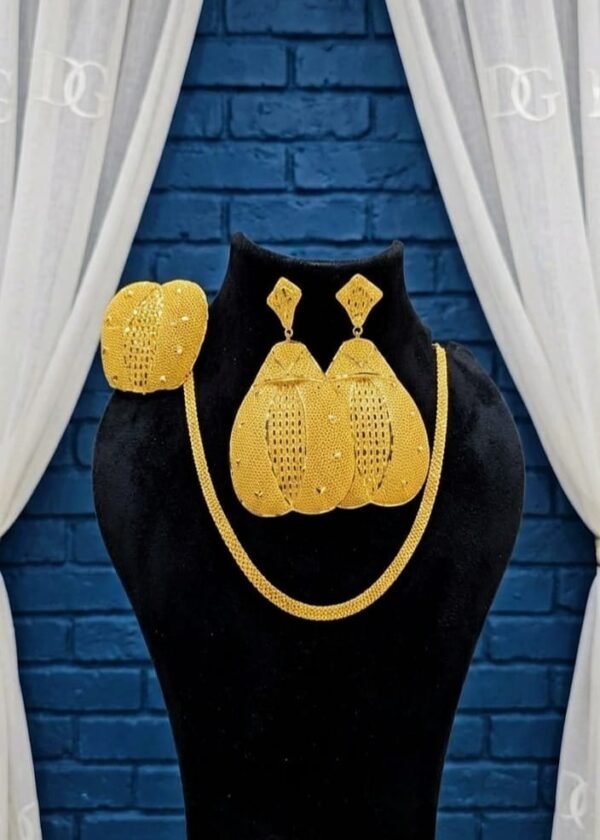 Nala Gold Earring & Chain Set